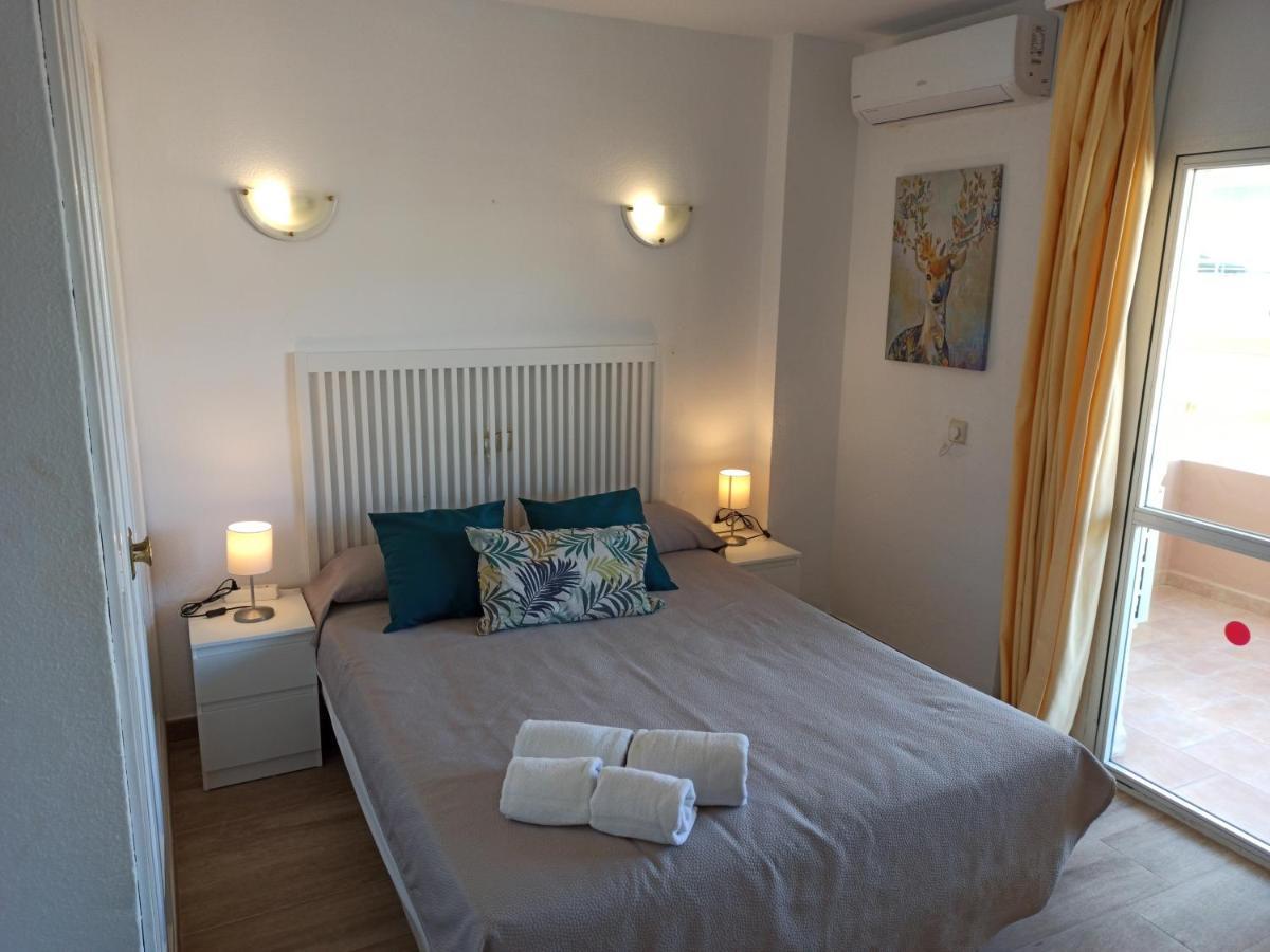 Apartamento En Edificio Stella Maris ฟูเอนฮิโรลา ภายนอก รูปภาพ