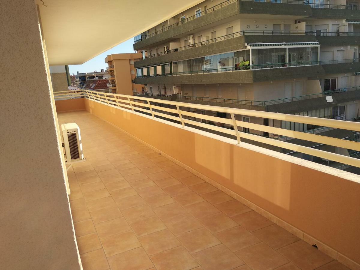 Apartamento En Edificio Stella Maris ฟูเอนฮิโรลา ภายนอก รูปภาพ